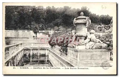 Cartes postales double Nimes Jardins de la Fontaine les Bains Romains Nimes la Maison Carree et le Theatre