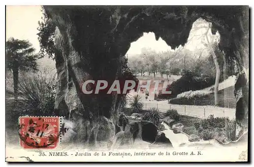 Cartes postales Nimes Jardin de la Fontaine interieur de la Grotte