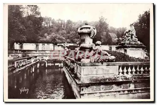 Cartes postales La Douce France Nimes Gard Jardin de la Fontaine Les Bains Romains