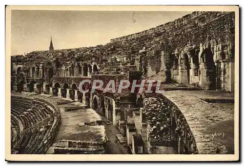 Cartes postales La Douce France Nimes Gard L'Interieur des Arenes Galeries et Gradins