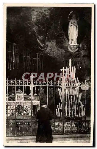 Cartes postales Lourdes La Grotte et la Vierge