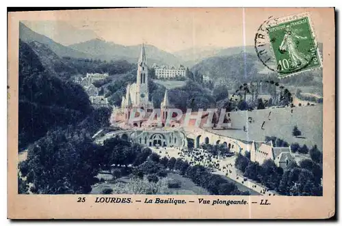 Cartes postales Lourdes La Basilique Vue plongeante