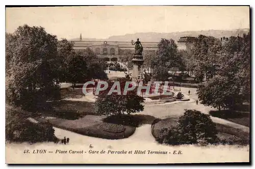 Cartes postales Lyon Place Carnot Gare de Perrache et Hotel Terminus