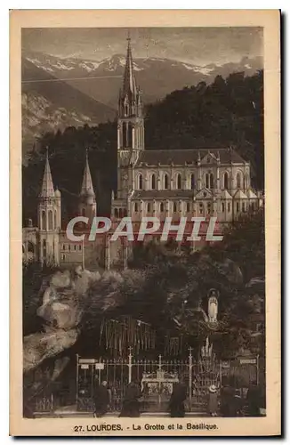 Cartes postales Lourdes La Grotte et la Basilique