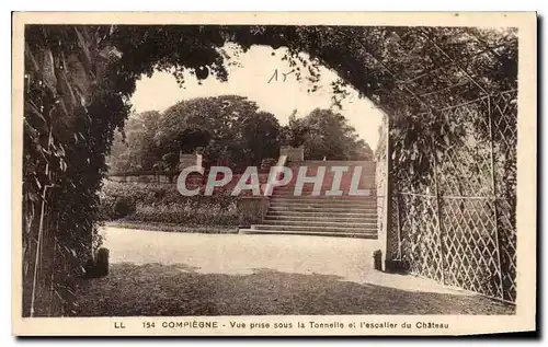 Cartes postales Compiegne Vue prise sous la Tonnelie et l'escalier du Chateau