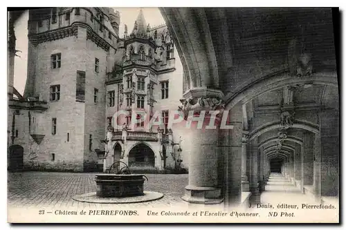 Ansichtskarte AK Chateau de Pierrefonds une colonnade et l'Escalier d'honneur