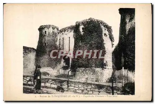 Cartes postales Ruines de Tonquedec C du N facade du Chateau pont levis