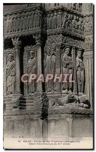 Cartes postales Arles portail de Ste Trophime Cote gauche detail d'architecture du XII siecle