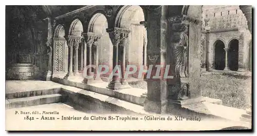 Cartes postales Arles Interieur du Cloitre St Trophime Galeries du XII siecle