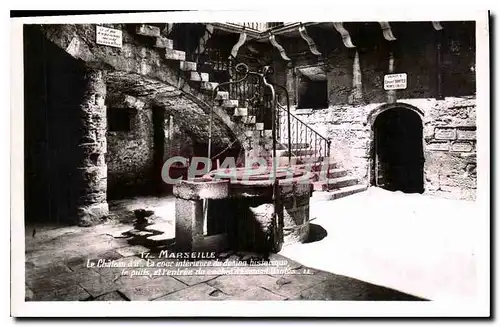 Ansichtskarte AK Marseille le Chateau d'If la Cour Interieur du Donjon historique le Puits et l'entree du cachot