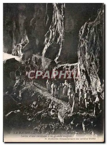 Cartes postales La Balme les Grottes Isere interieur des Grottes sortie d'une caravane a la grande coupole