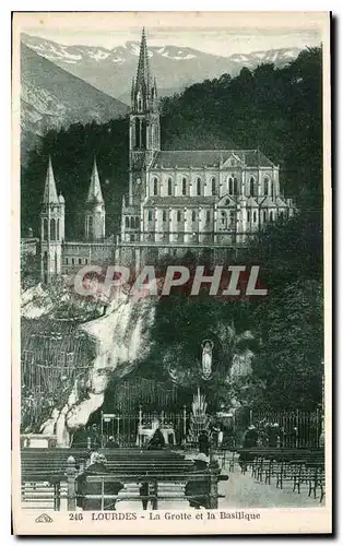 Cartes postales Lourdes la Grotte et la Basilique