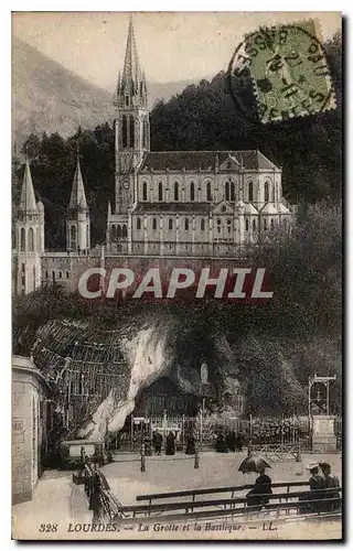 Cartes postales Lourdes la Grotte et la Basilique