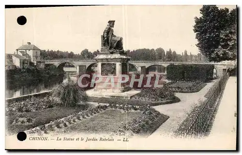 Ansichtskarte AK Chinon la Statue et le Jardin Rabelais
