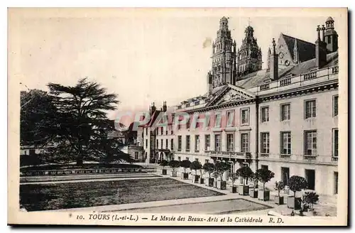 Cartes postales Tours I et L Le Musee des Beaux Arts et la Cathedrale