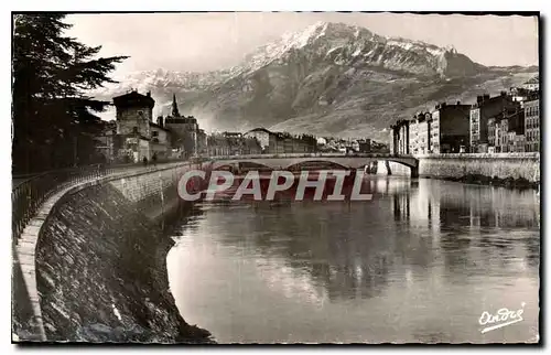 Cartes postales Les belles Alpes Francaises Grenoble les quais de l'Isere et le Moucherotte