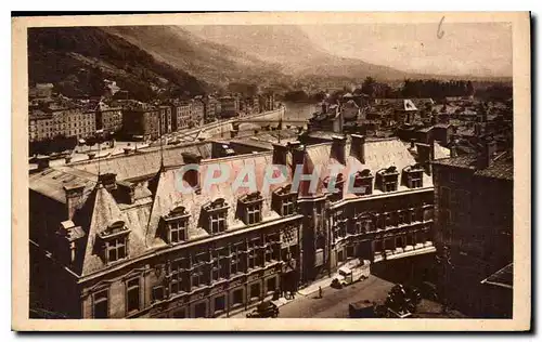 Cartes postales Grenoble la Place Saint Andre Statue de Bayard le Palais de Justice XV siecle