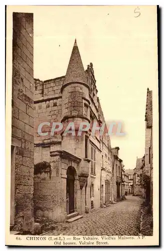 Ansichtskarte AK Chinon I et L Rue Voltaire Vieilles Maisons