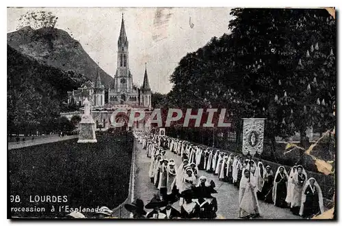 Cartes postales Lourdes Procession a L'Esplanade