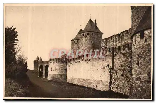 Cartes postales Carcassonne Aude la Cite les Lices Basses et Tour Narbonnaise