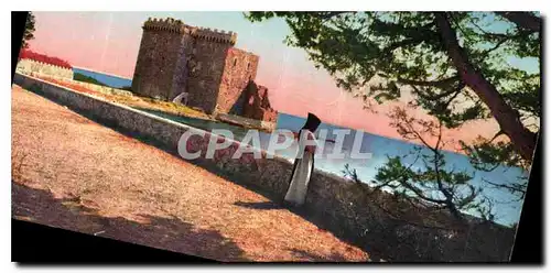 Cartes postales Ile Saint Honorat Monastere fortifie en face de l'Immensite