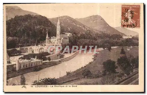 Cartes postales Lourdes la Basilique et le gave