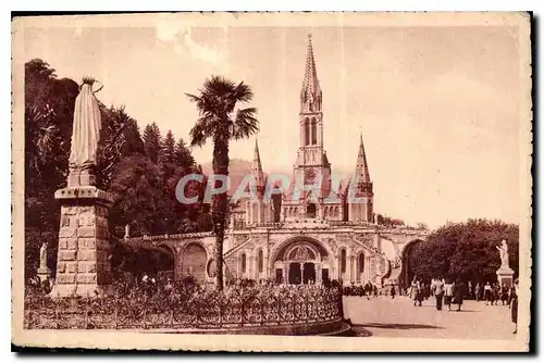 Cartes postales Lourdes la basilique et la vierge couronnee