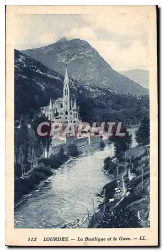 Cartes postales Lourdes la basilique et le gave