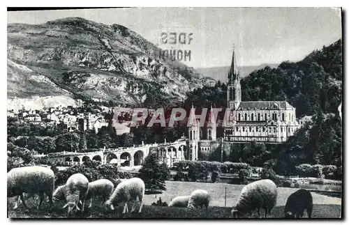 Ansichtskarte AK Lourdes La Basilique et le Pic du Jer