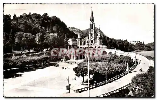 Cartes postales Lourdes La Basilique et l'Esplanade