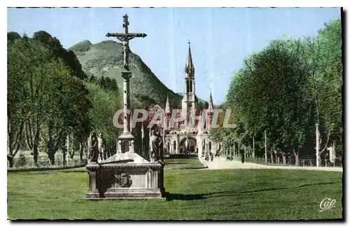 Cartes postales Lourdes La Basilique