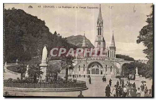 Cartes postales Lourdes La Basilique et la Vierge Couronnee