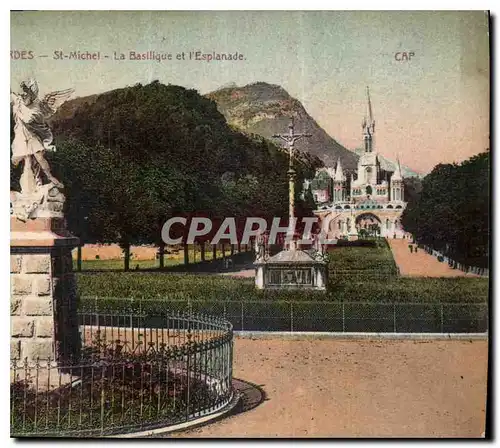 Ansichtskarte AK Lourdes St Michel La Basilique et l'Esplanade