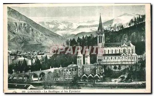 Cartes postales Lourdes La Basilique et les Pyrenees