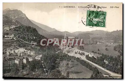 Cartes postales Lourdes L'Esplanade et la Basilique