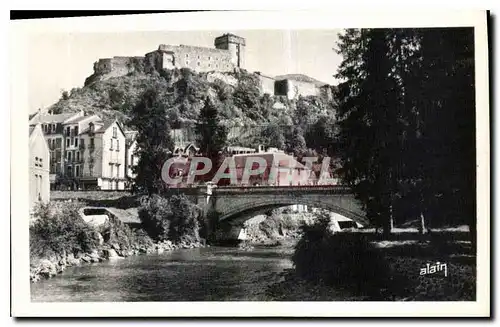 Cartes postales Lourdes le Chateau fort et le Gave