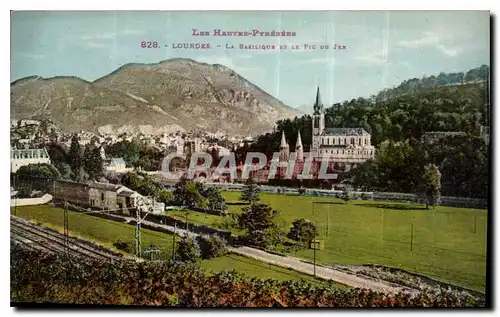 Cartes postales Les Hautes Pyrenees Lourdes la Basilique et le Pic du Jer