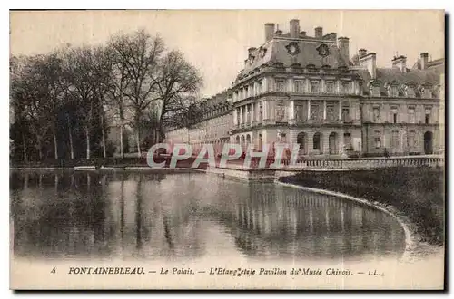 Ansichtskarte AK Fontainebleau Le Palais L'Etang et le Pavillon du Musee Chinois