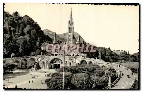 Cartes postales Lourdes la Basilique et l'Esplanade