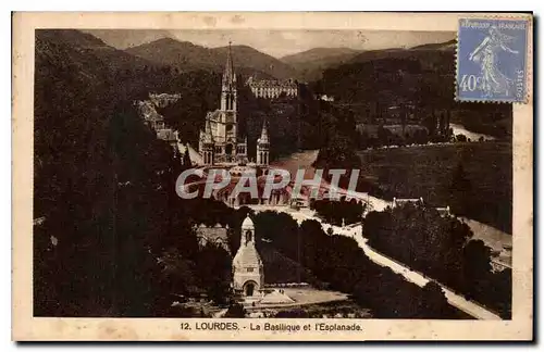 Cartes postales Lourdes la Basilique et l'Esplanade