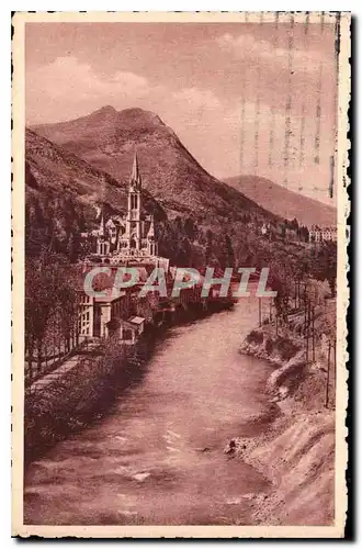 Cartes postales Lourdes la Basilique et le Gave