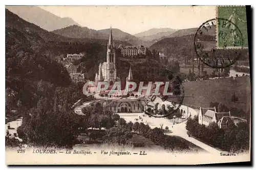 Cartes postales Lourdes la Basilique vue Plongeante