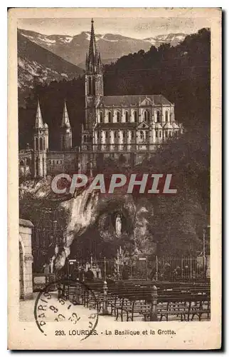 Cartes postales Lourdes La Basilique et la Grotte