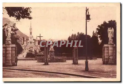 Cartes postales Lourdes Entree de l'Esplanade