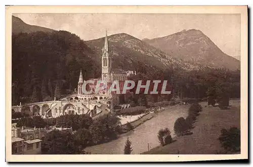 Cartes postales Lourdes La Basilique et le Gave