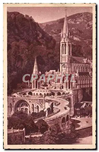 Cartes postales Lourdes La Basilique vue de cote