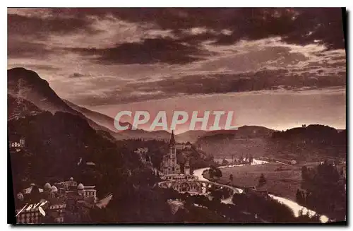 Cartes postales Toute le France Lourdes H P La Basilique vue du Chateau