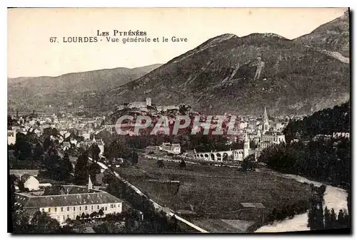 Ansichtskarte AK Le Pyrenees Lourdes Vue generale et le Gave