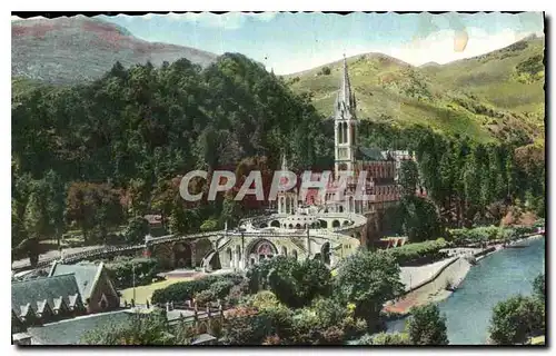 Cartes postales Lourdes La Basilique et le Gave