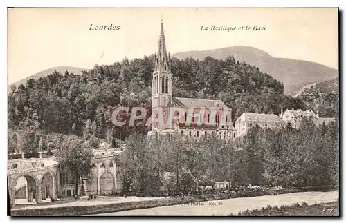 Cartes postales Lourdes La Basilique et le Gave